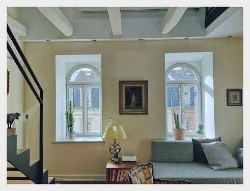 08 Wohnzimmer mit offenen Deckenbalken (1).jpg - 