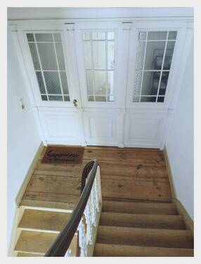 00 Treppenhaus - Treppenabsatz.jpg - Etagenwohnung mit 180,00 m² in Bamberg zur Miete