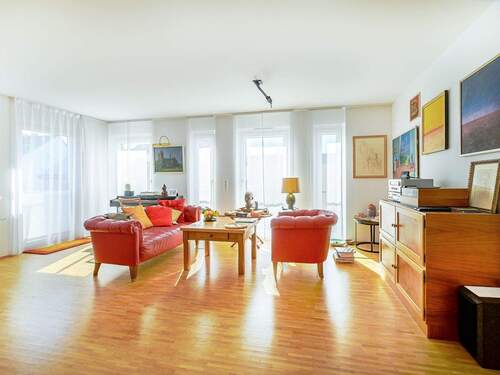 Wohnzimmer 4 3 - 3 Zimmer Etagenwohnung zum Kaufen in Ettlingen