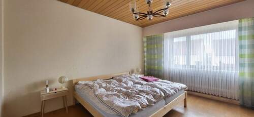 SCHLAFZIMMER IM ERDGESCHOSS - 