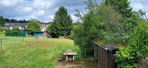 GARTENGRUNDSTÜCK IM GRÜNEN - 