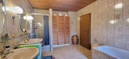 Grosszügiges Badezimmer - 