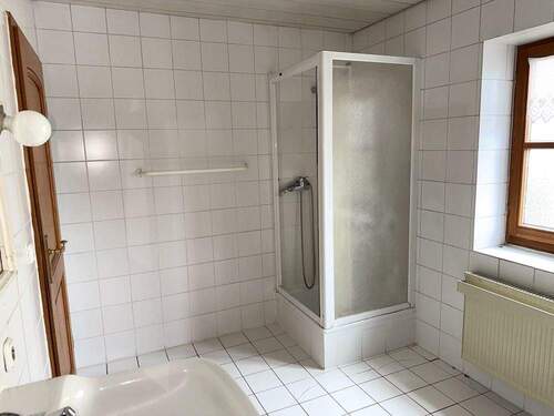 Badezimmer Dachgeschoss - 