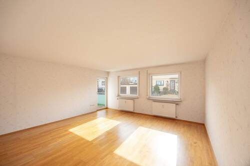 Wohnzimmer - 3 Zimmer Etagenwohnung zum Kaufen in Backnang