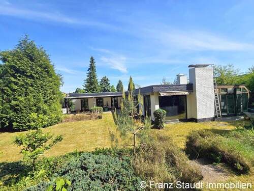Gartenansicht - Bungalow in traumhafter Lage und eigenem Wald
