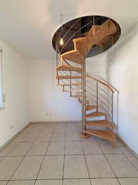 Zugang zum OG-DG - kleines Büro - 