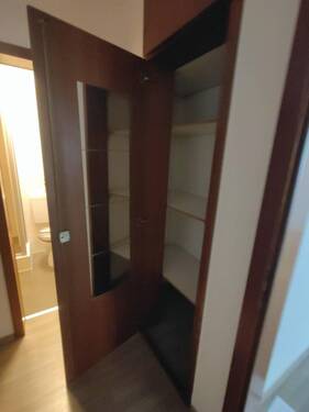 Abstellkammer mit Spiegel im F - 