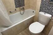 Bad mit Wanne und WC - Etagenwohnung mit 67,30 m&sup2; in Lensahn zum Kaufen