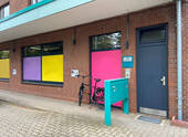 Gebäudeeingang - 3 Büros - kleines Büro zum Kauf - in zentraler Ortslage