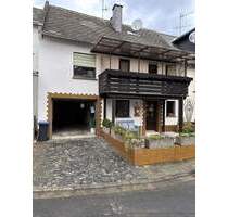 Einfamilienhaus in Kollig - 850,00&nbsp;EUR Kaltmiete, ca.&nbsp; 90,00&nbsp;m&sup2;&nbsp;Wohnfl&auml;che in Kollig (PLZ: 56751)