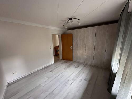 Bild 2 - 3 Zimmer Einfamilienhaus zur Miete in Kollig