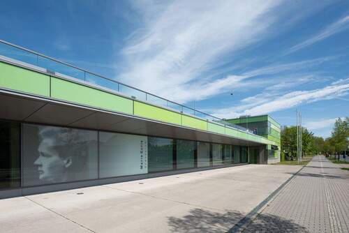 Gymnasium_Dallgow_tgd1341 - 