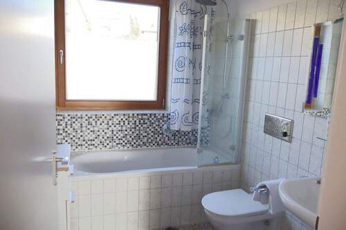 kleines Badezimmer EG - 