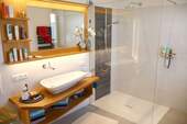 großes Badezimmer EG - 