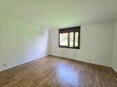 Ruhiges Schlafzimmer - Etagenwohnung mit 60,80 m&sup2; in Unterhaching zur Miete