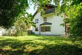 Hausansicht vom Garten - 4 Zimmer Doppelhaushälfte zum Kaufen in München