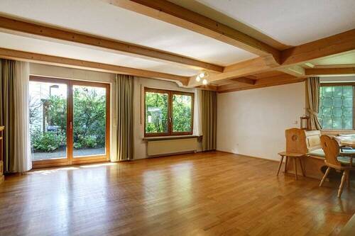 Wohnzimmer mit Essecke - 