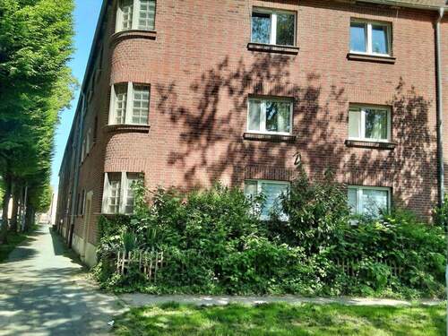 Außenansicht - Ihre Chance! Top sanierte 4 Zimmer Wohnung in ruhiger Lage!