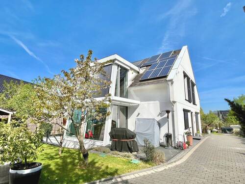 Außenansicht - Design, Komfort, Top-Effizienz ++ Elegantes Haus mit ELW