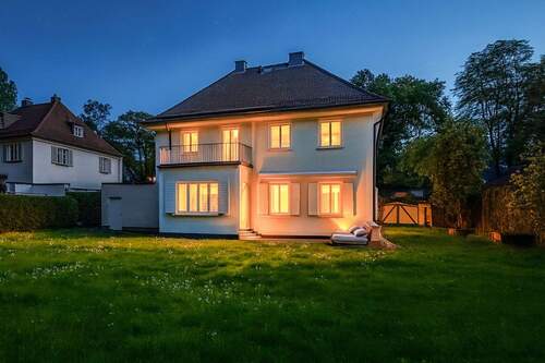 La32_BlueHour - Rarität. Grundstück mit Bestand in historisch gewachsenem Umfeld.