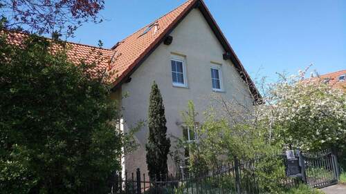 Vorderansicht Ost Frühling - 6 Zimmer Einfamilienhaus zum Kaufen in Brieselang