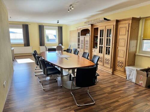 Besprechung - Großzügige Bürofläche im Gewerbegebiet von RÖTTENBACH