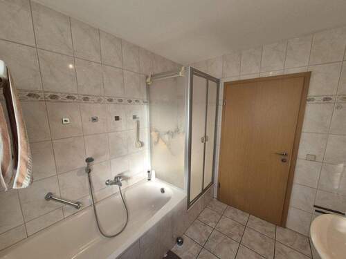 Bad Wanne + Dusche - 