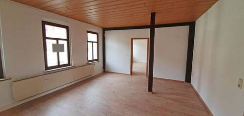 Wohnzimmer - Eine großzügige 3-Raum-Wohnung - 430,00&nbsp;EUR Kaltmiete, ca.&nbsp; 82,50&nbsp;m&sup2;&nbsp;Wohnfl&auml;che