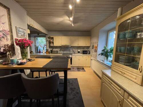 Küche - Einfamilienhaus mit Einliegerwohnung und großer Werkstatt