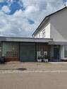 Vorderansicht Gewerbeteil - 1 Zimmer Mehrfamilienhaus, Wohnhaus in Gosheim