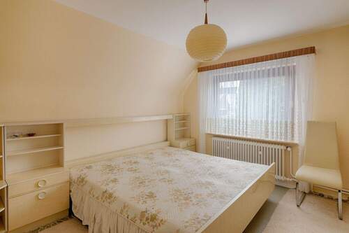 Zimmerbeispiel im Dachgeschoss - 