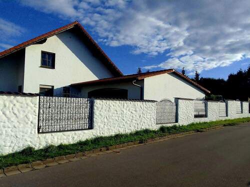 Bild 1 - freist. EFH zw. Brennberg u Falkenstein..Ideal für Familien mit Kindern u Tieren