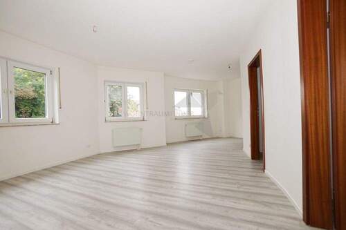 Wohnzimmer - 3 Zimmer Etagenwohnung in Meerane