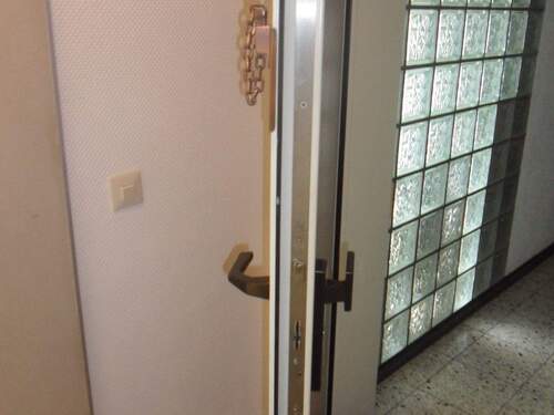 08-Sicherheitstür.JPG - 