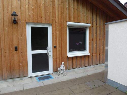 Eigene Haustüre - .::Einziehen und wohlfühlen - gemütliche 2 Zimmerwohnung mitten im Ort::.