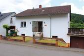 Fronansicht.JPG - 8 Zimmer Einfamilienhaus in Wald-Michelbach