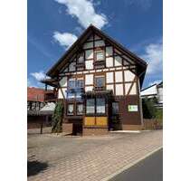 Tradition trifft Raumvielfalt - Großes Wohnhaus mit Einliegerwohnung und Gartenidylle - Bad Zwesten