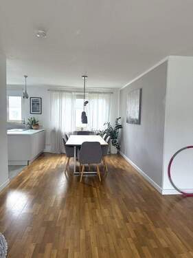 Bild 2 - 5 Zimmer Etagenwohnung zum Kaufen in Landshut