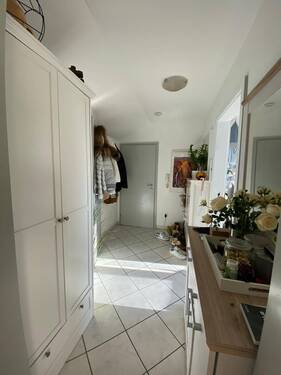Eingangsbereich - Bild 2.jpeg - 2 Zimmer Etagenwohnung in Ingolstadt