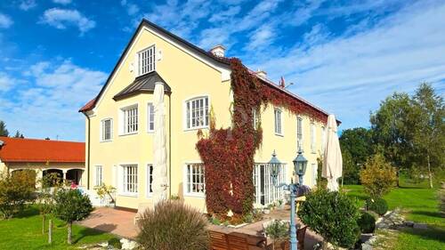 Blick auf das Haupthaus - 
