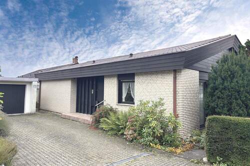 Hausansicht - Schöner Bungalow in Vaihingen an der EnzAurich