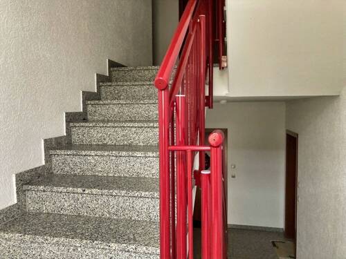 Treppenhaus - 3 Zimmer Etagenwohnung in Apolda