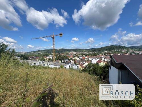 Bild 1 - Baugrundstück in TOP Aussichtslage von Lö-Brombach mit Bauvorbescheid +++ Rösch Immobilien