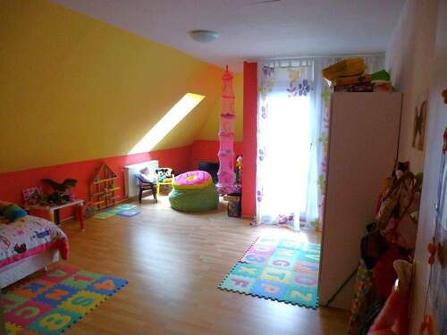 OG Zimmer 2 mit Balkon - 