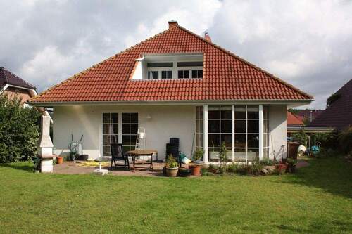 rückwärtige Ansicht - 8 Zimmer Mehrfamilienhaus, Wohnhaus in Herrnburg