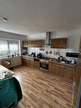 Große Wohnküche mit Einbauküch - 5 Zimmer Einfamilienhaus in Dietenheim