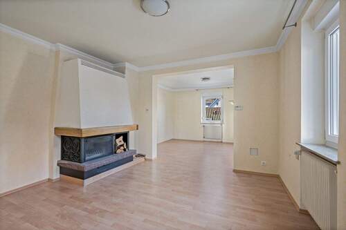 Wohnzimmer EG - 6 Zimmer Einfamilienhaus zum Kaufen in Tuttlingen