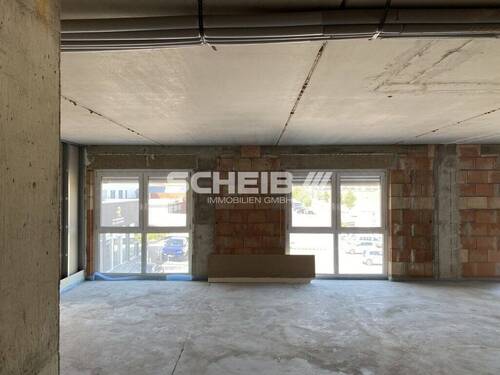 hell durch viele Fenster - Büro in Crailsheim