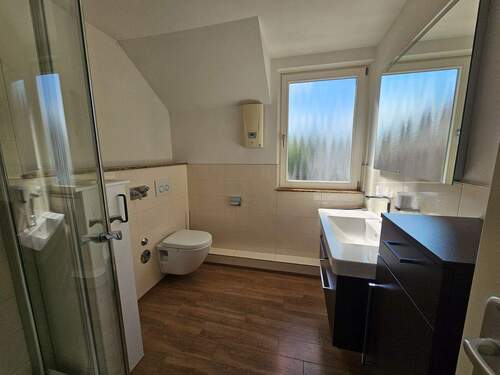 Modernes Badezimmer - 