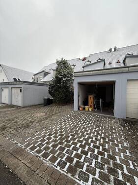 Garage - 4 Zimmer Reihenmittelhaus zum Kaufen in Gäufelden / Öschelbronn